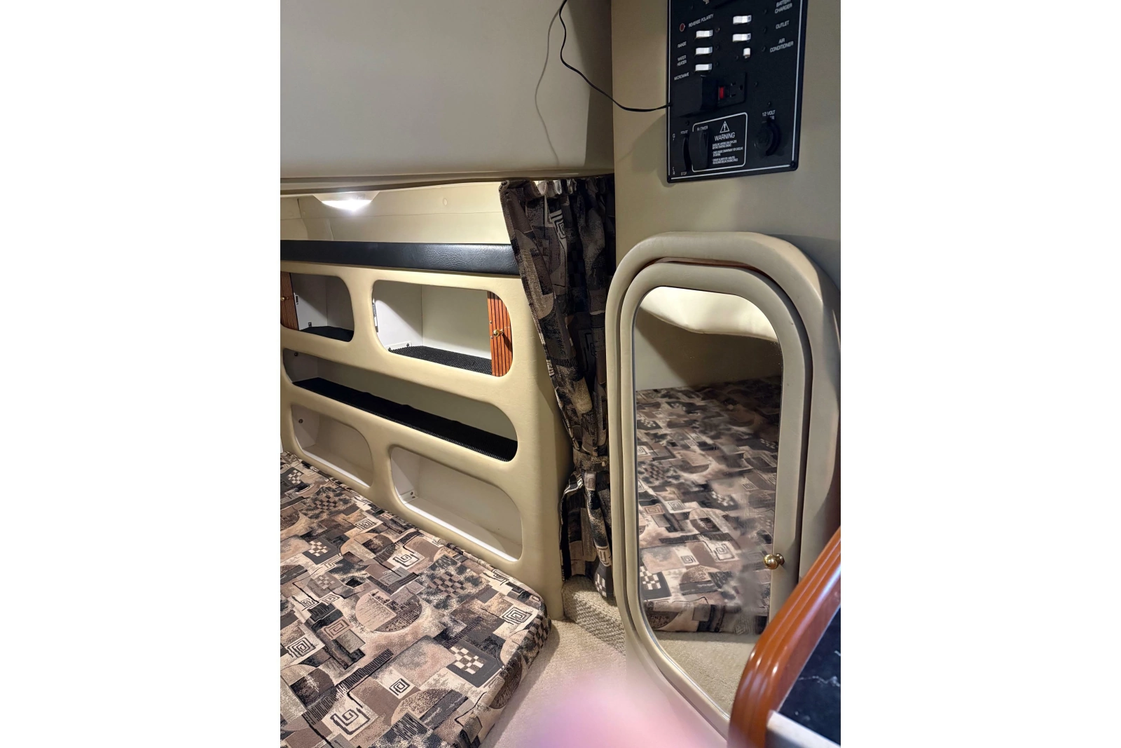 2003 Rinker Fiesta Vee 270