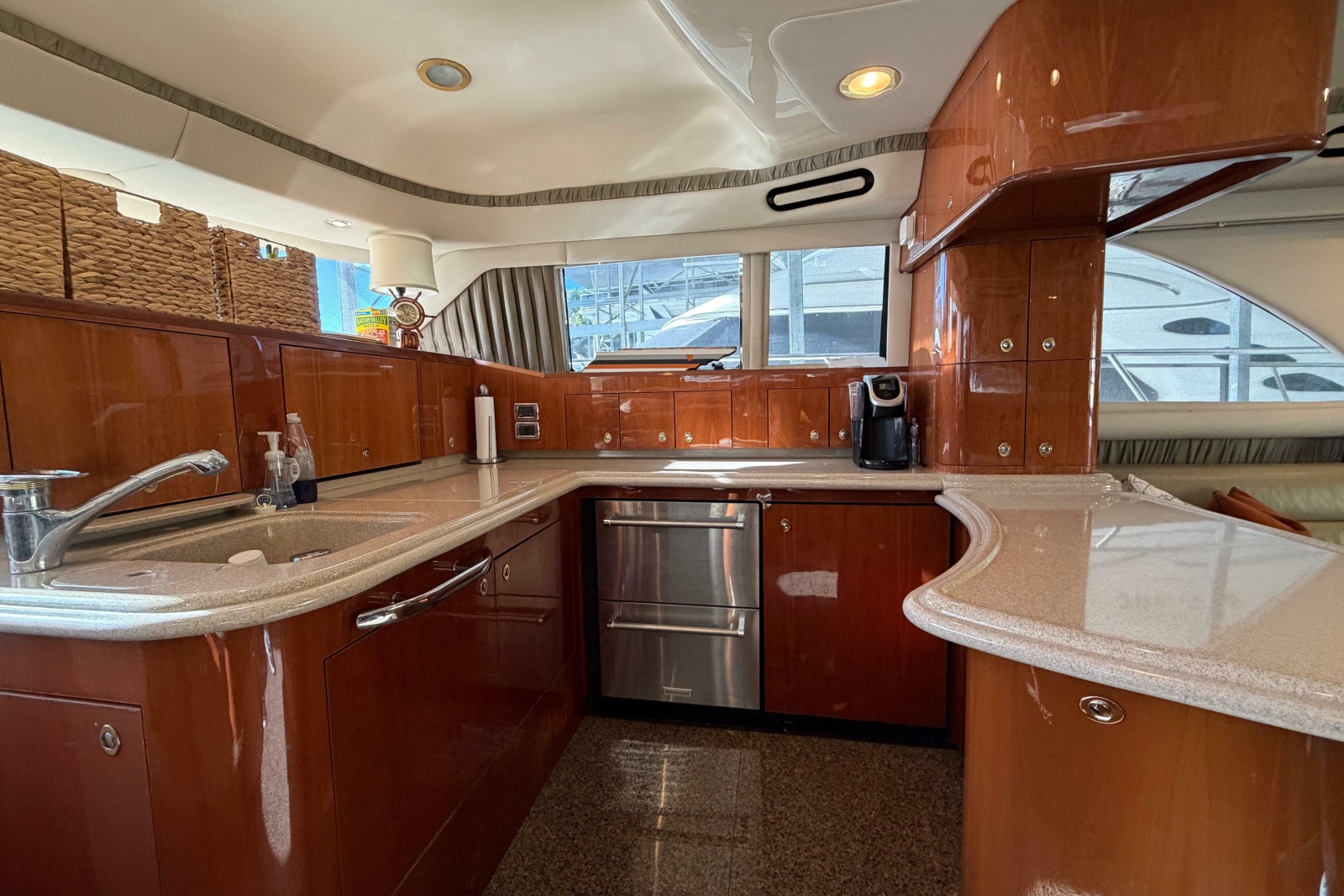 2003 Sea Ray 560 Sedan Bridge