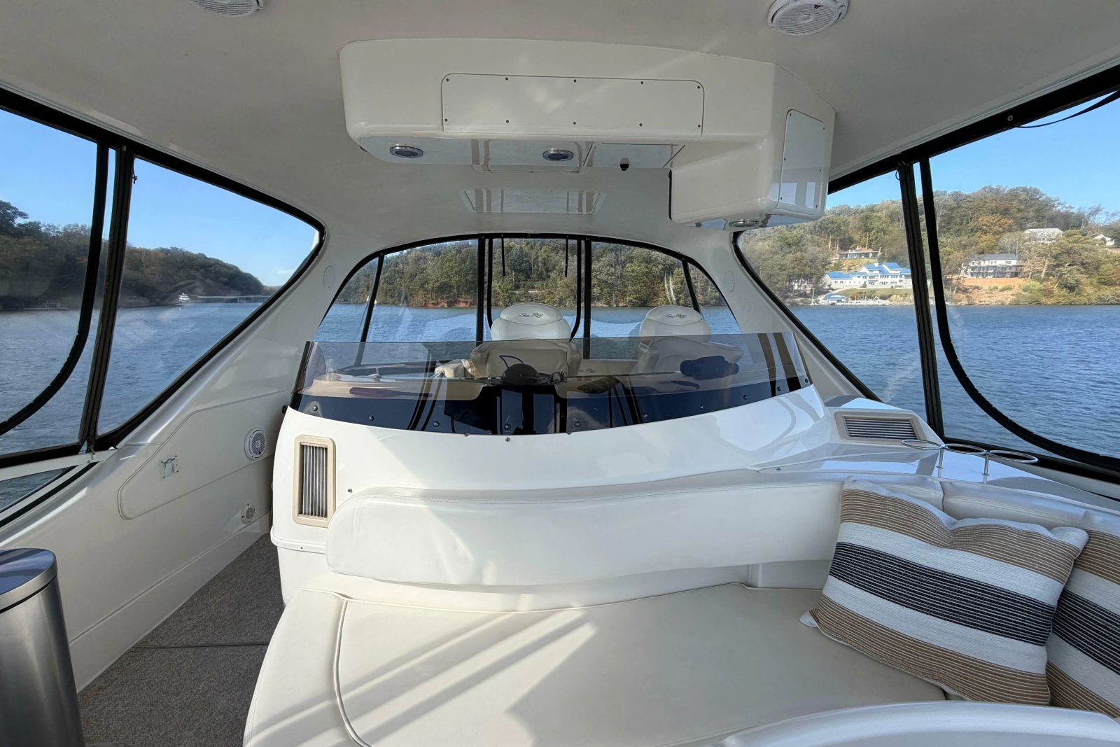 2003 Sea Ray 560 Sedan Bridge