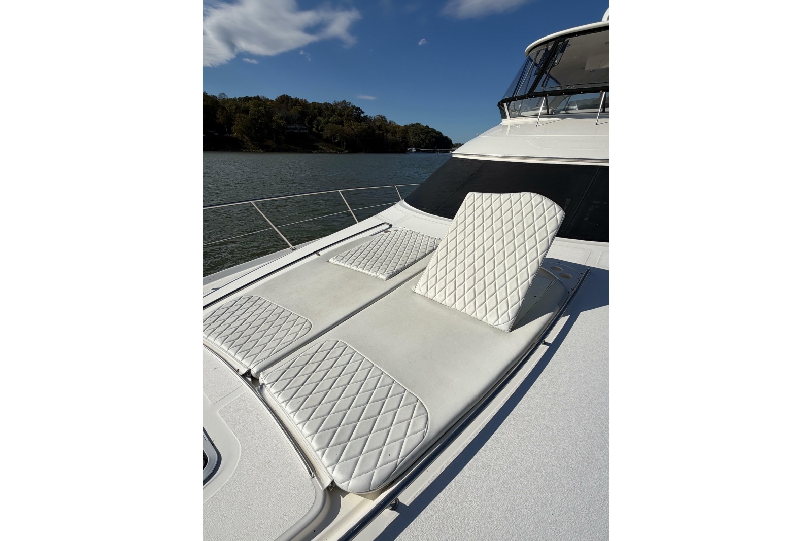 2003 Sea Ray 560 Sedan Bridge