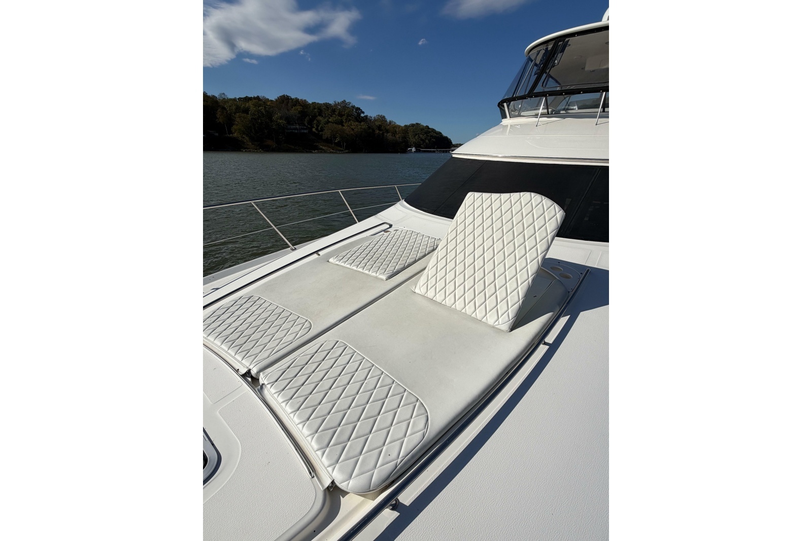 2003 Sea Ray 560 Sedan Bridge