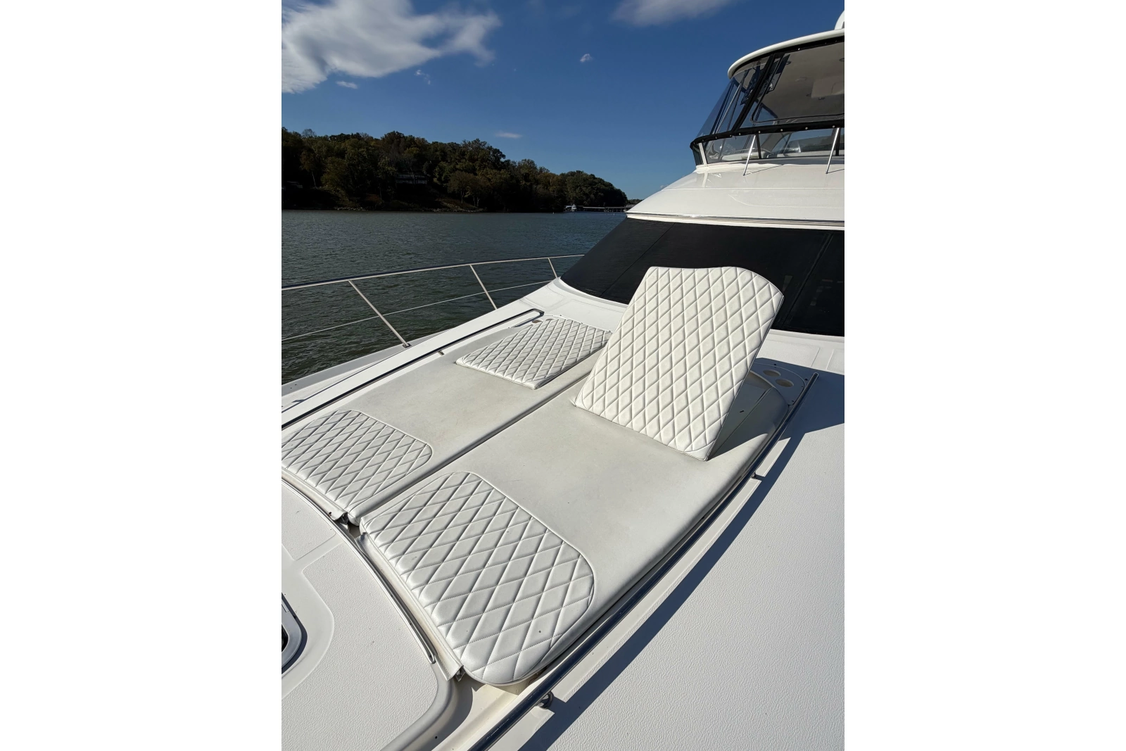2003 Sea Ray 560 Sedan Bridge