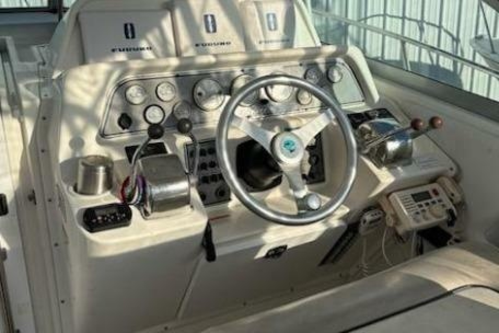2003 Wellcraft 330 Coastal