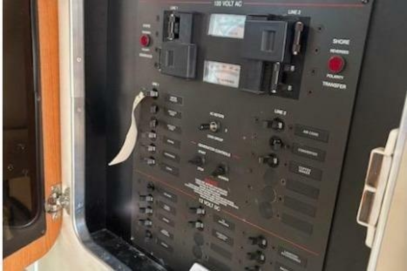 2003 Wellcraft 330 Coastal