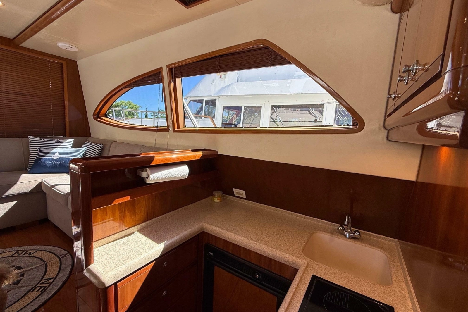 2002 Bertram 390 Convertible