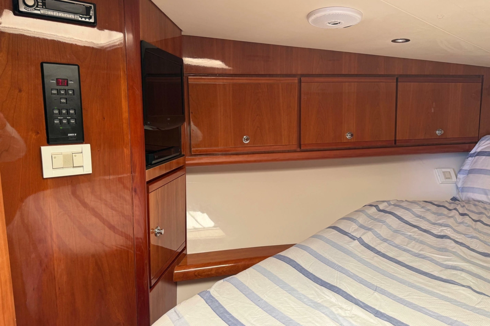 2002 Bertram 390 Convertible