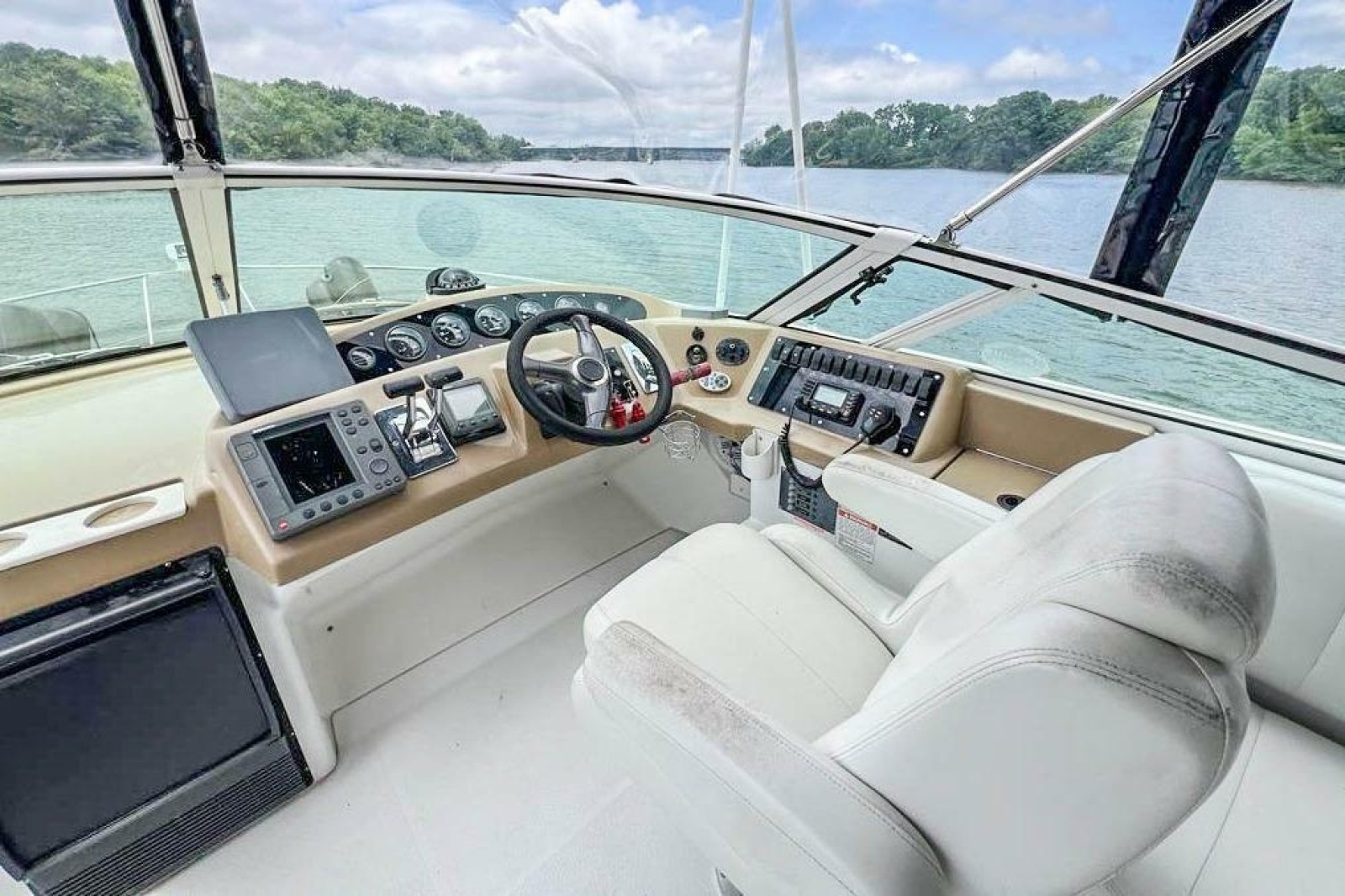 2002 Carver 350 Mariner
