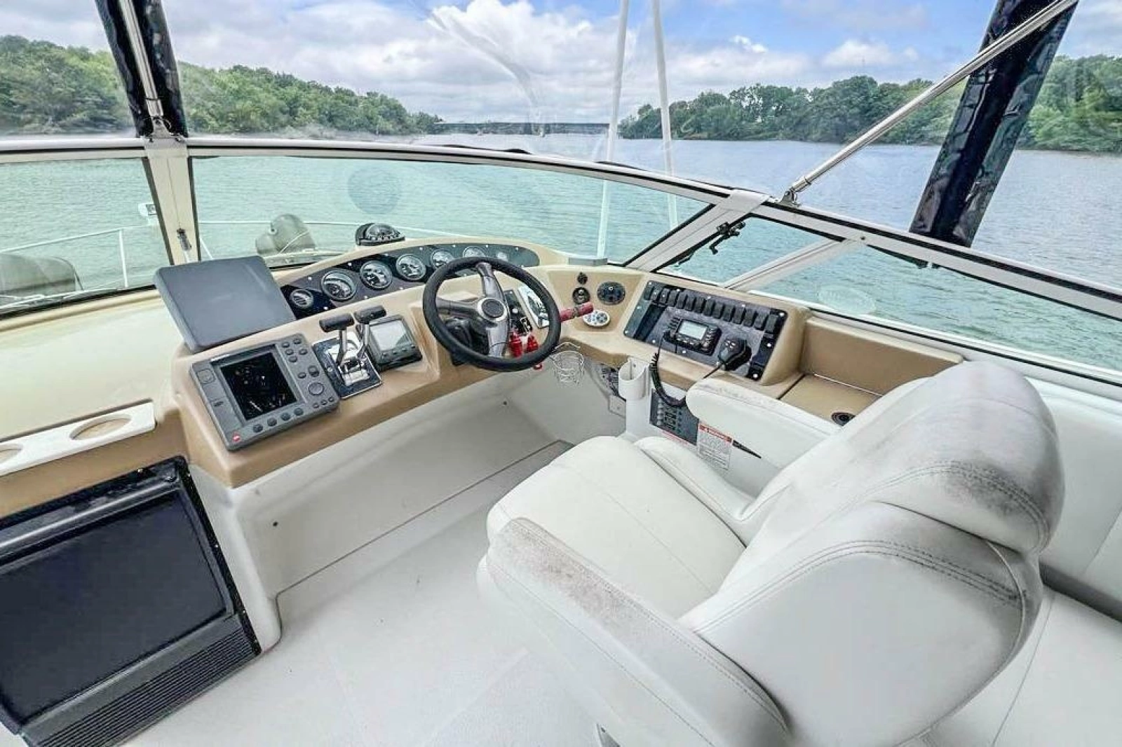 2002 Carver 350 Mariner
