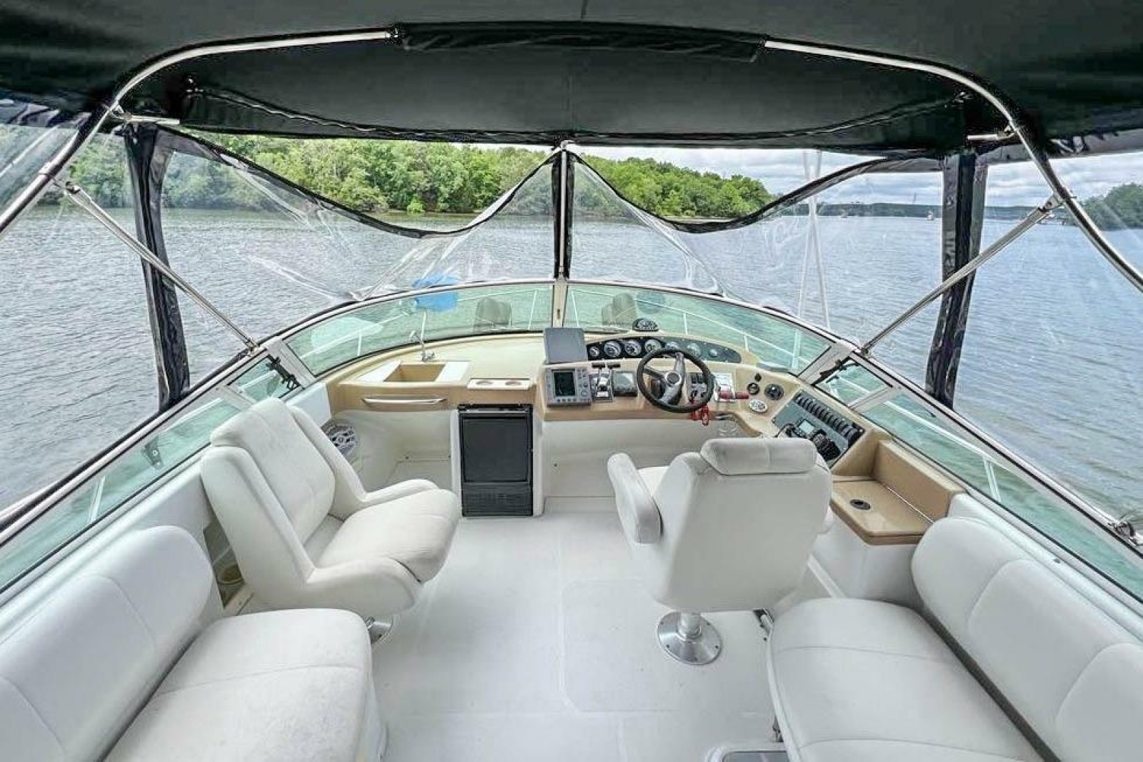 2002 Carver 350 Mariner