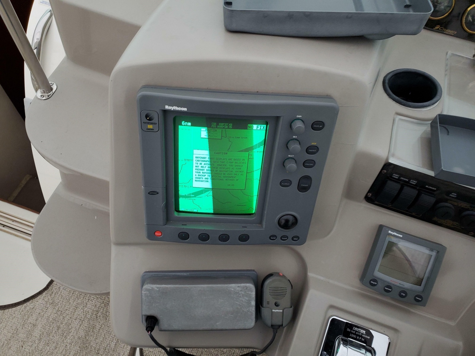 2002 Cruisers Yachts 4270 Express