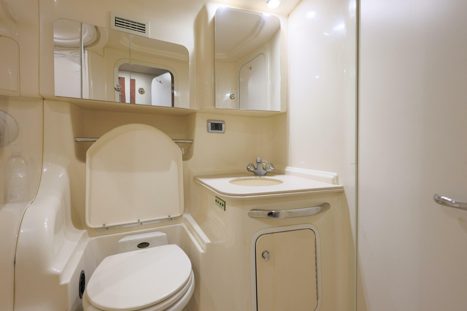 2002 Sea Ray 410 Express Cruiser