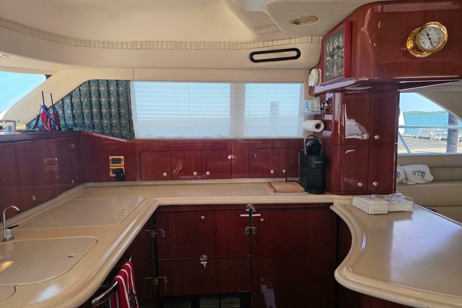2002 Sea Ray 560 Sedan Bridge