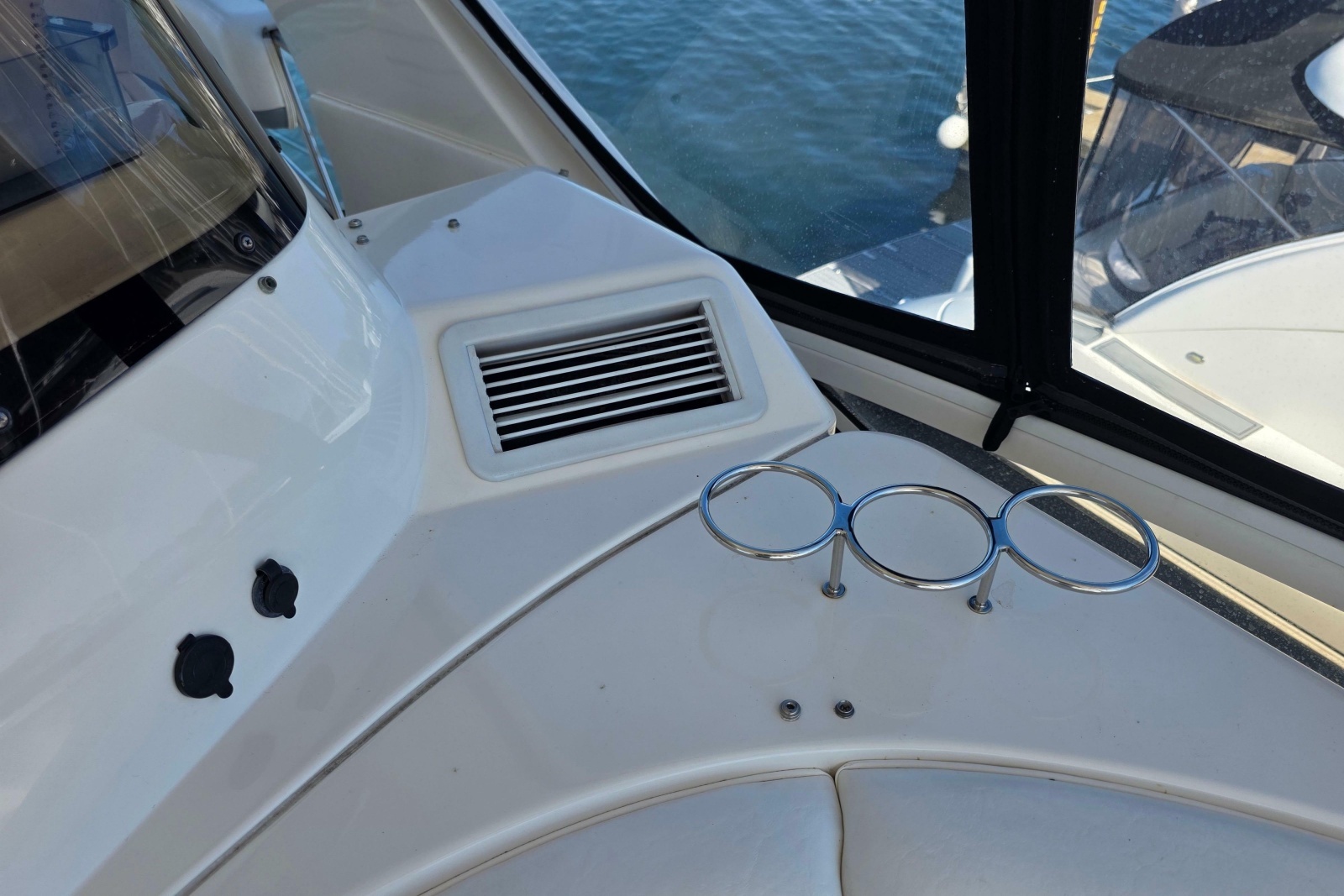 2002 Sea Ray 560 Sedan Bridge