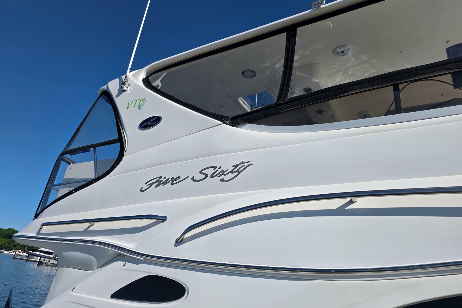2002 Sea Ray 560 Sedan Bridge