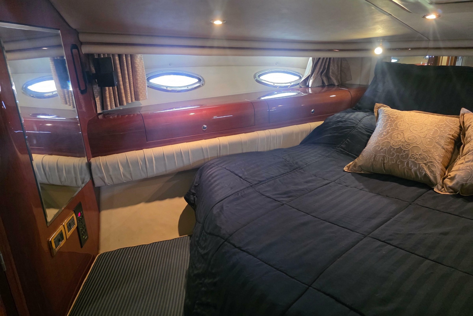 2002 Sea Ray 560 Sedan Bridge