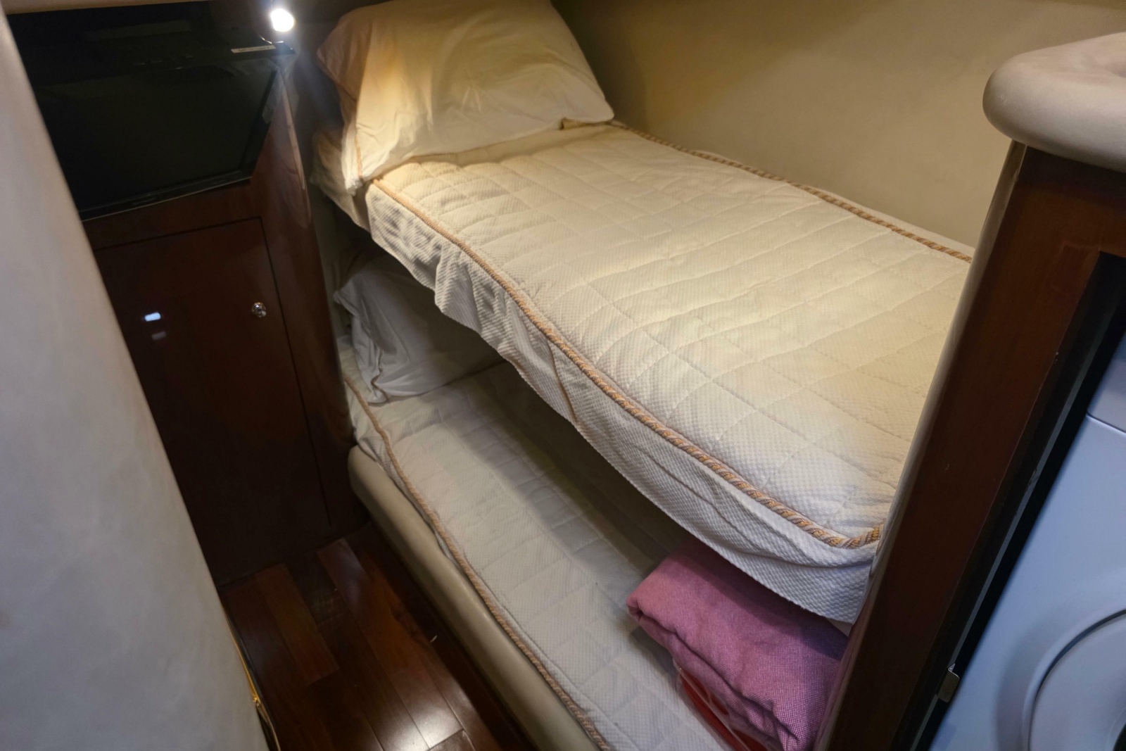 2002 Sea Ray 560 Sedan Bridge