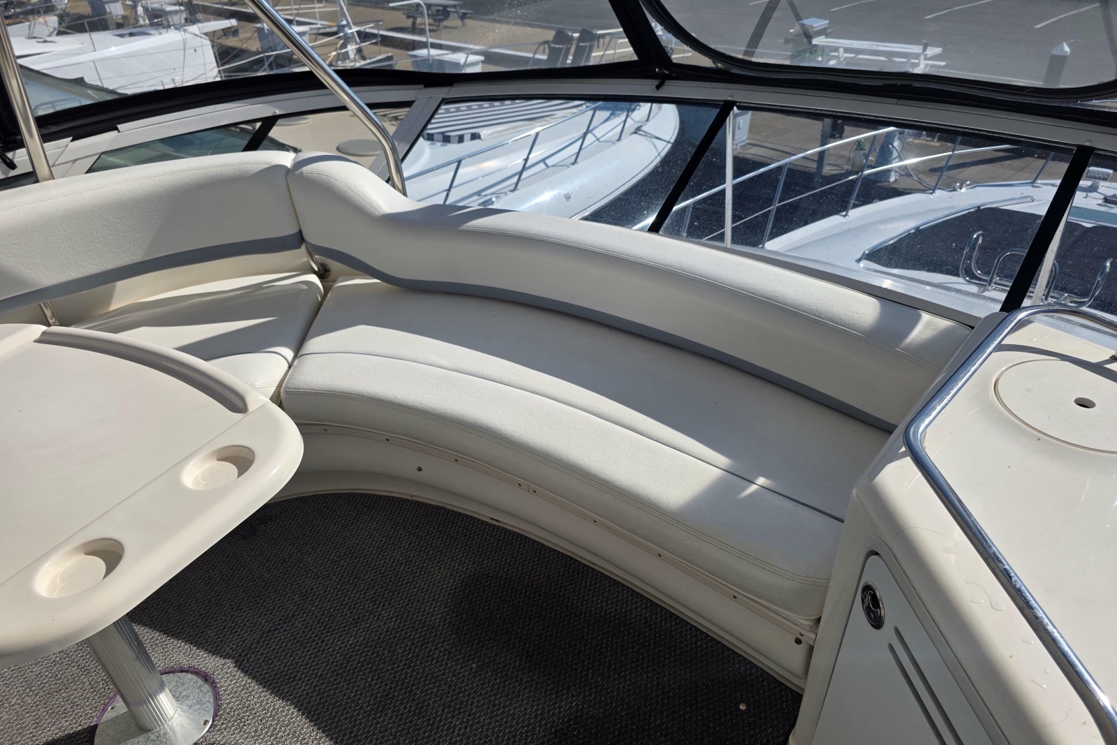 2002 Sea Ray 560 Sedan Bridge