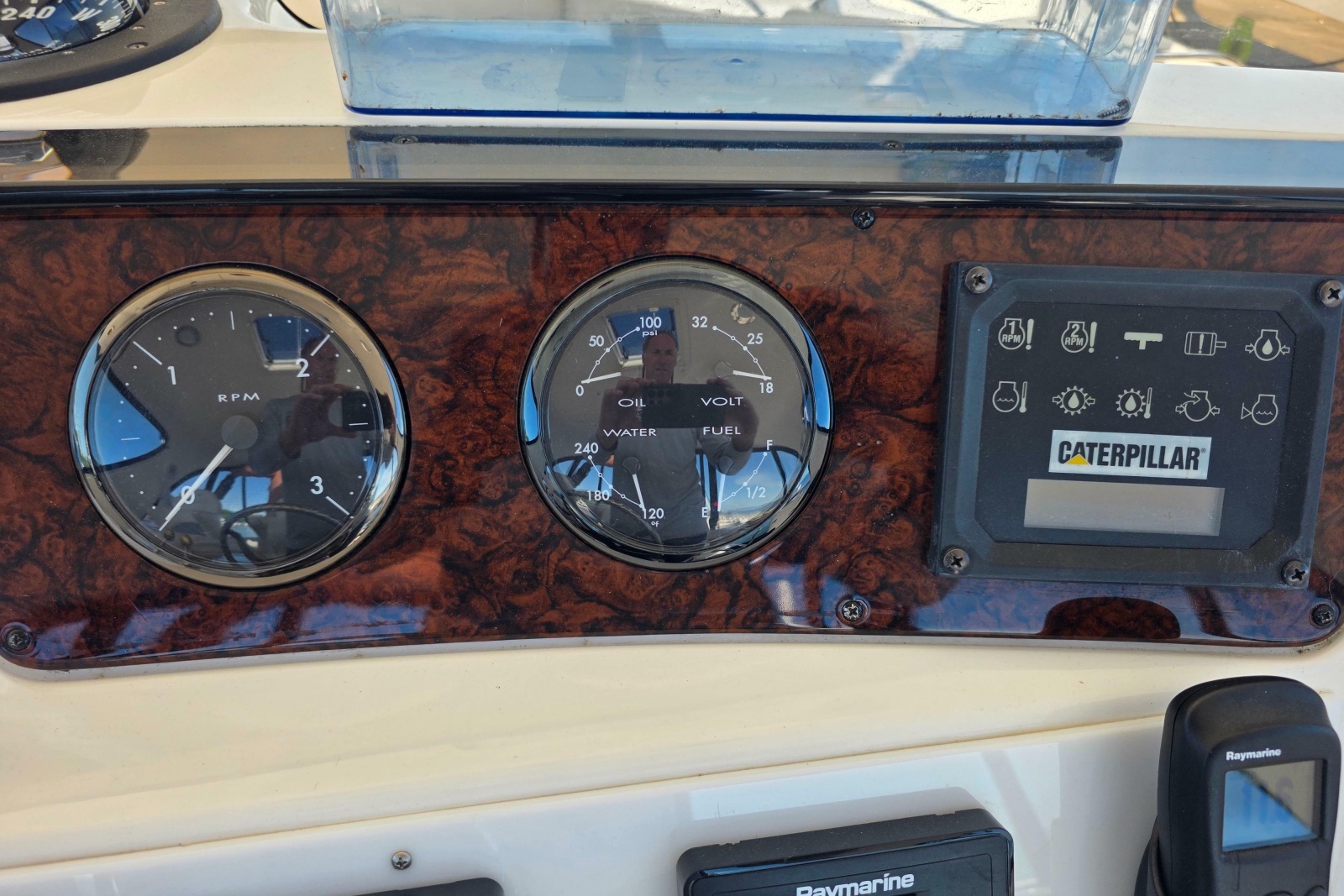 2002 Sea Ray 560 Sedan Bridge