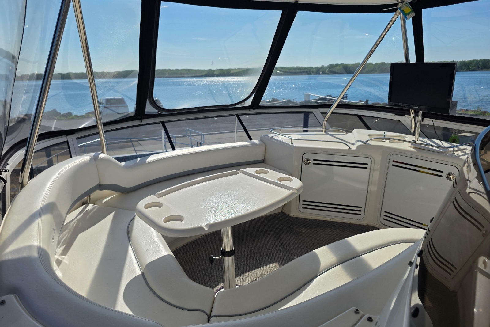 2002 Sea Ray 560 Sedan Bridge