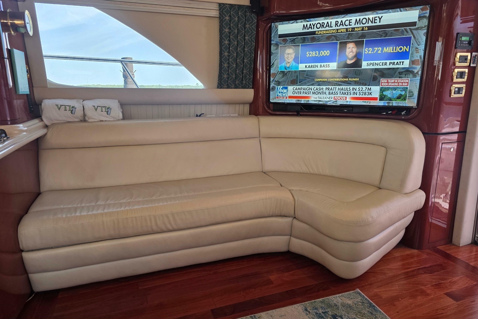 2002 Sea Ray 560 Sedan Bridge