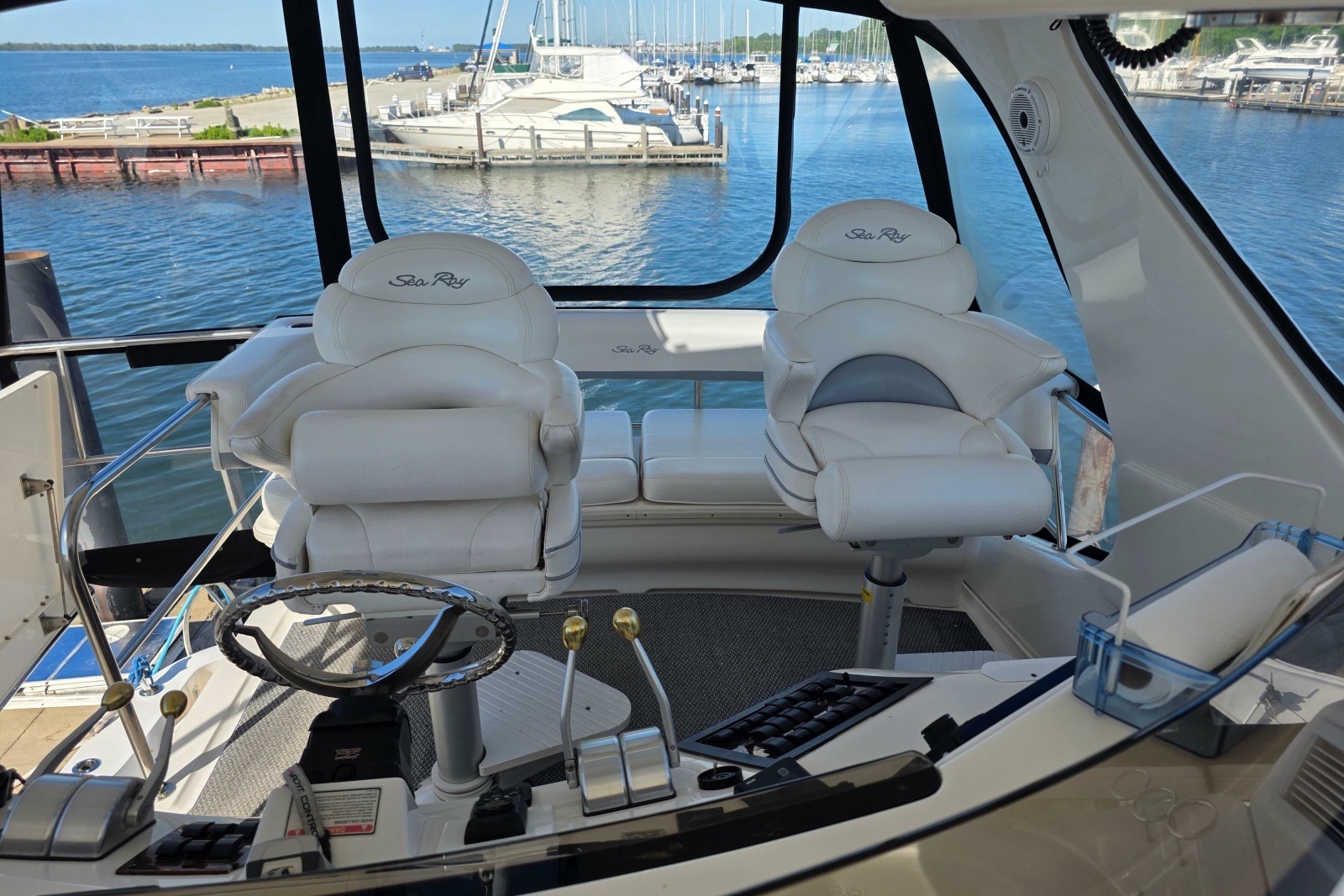 2002 Sea Ray 560 Sedan Bridge