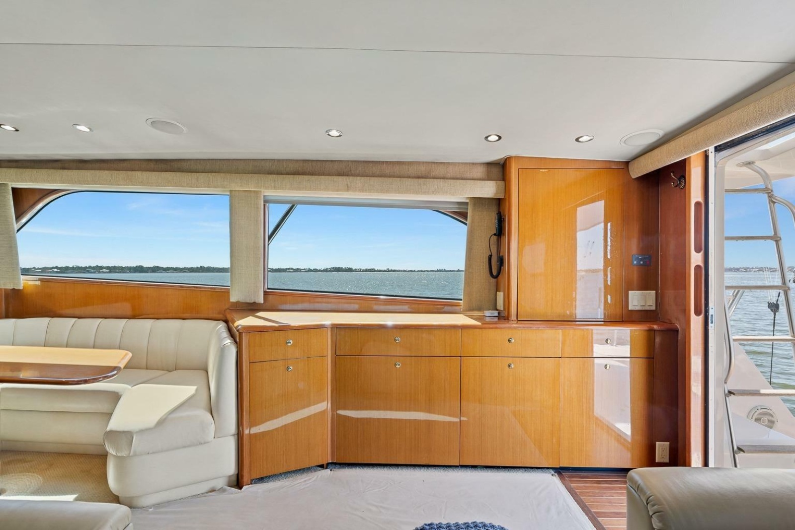 2002 Viking 61 Convertible