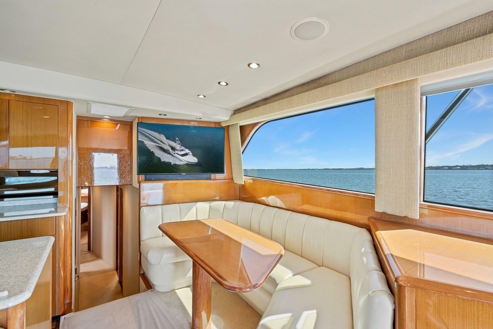2002 Viking 61 Convertible