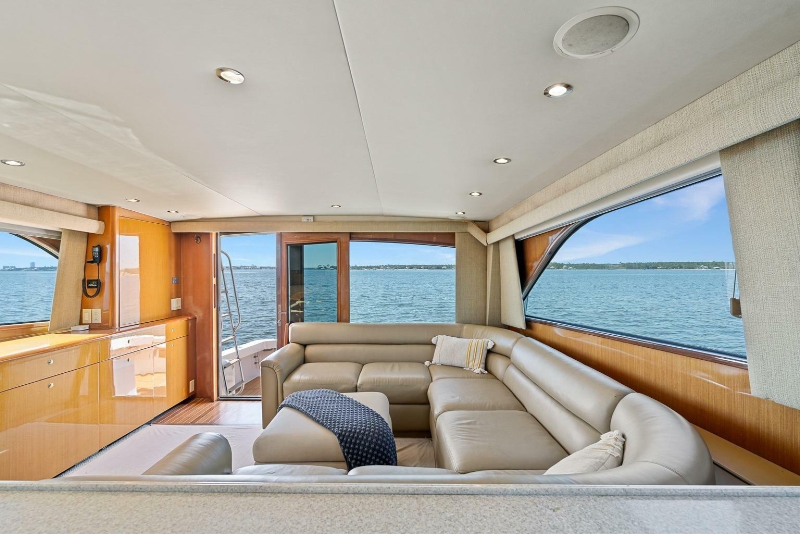 2002 Viking 61 Convertible