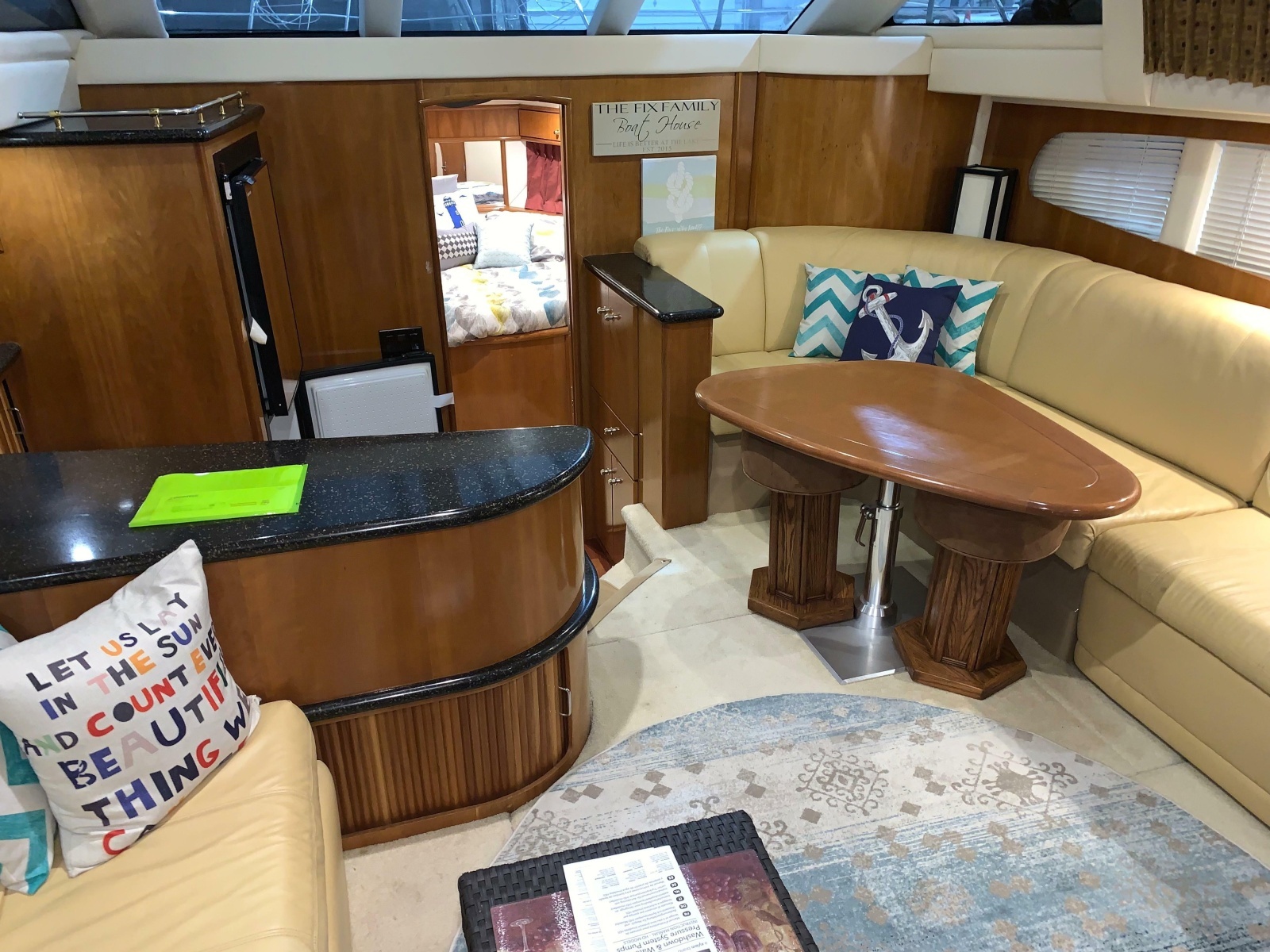 2001 Carver 396 Motor Yacht