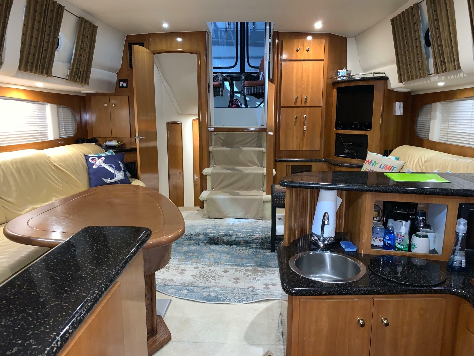 2001 Carver 396 Motor Yacht