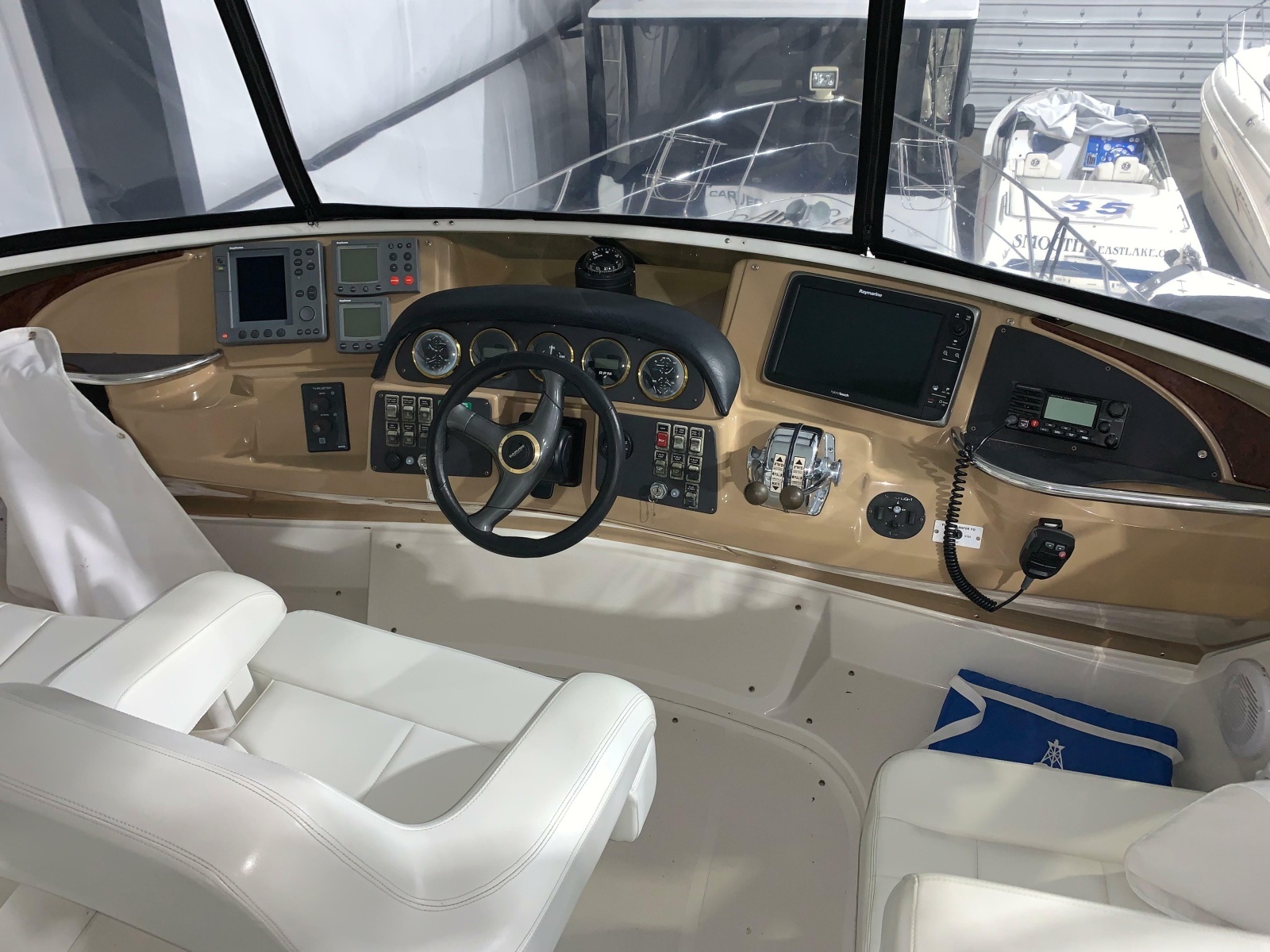2001 Carver 396 Motor Yacht