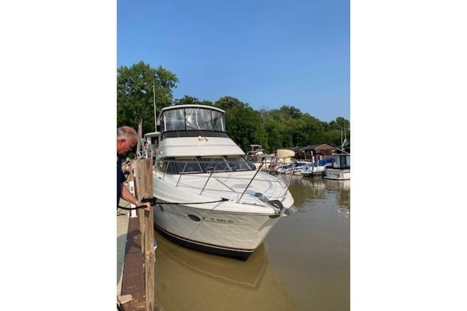 2001 Carver 396 Motor Yacht