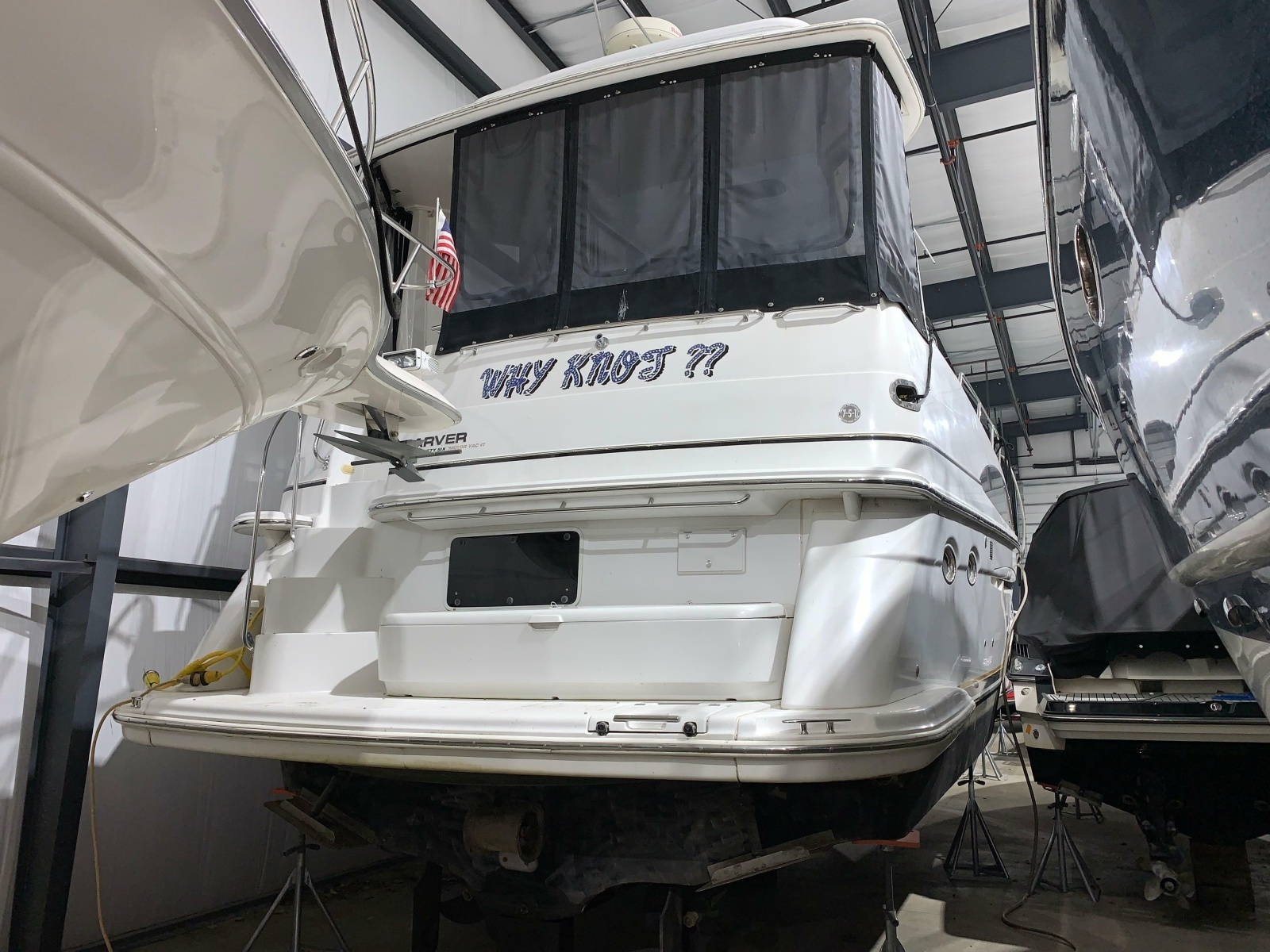2001 Carver 396 Motor Yacht