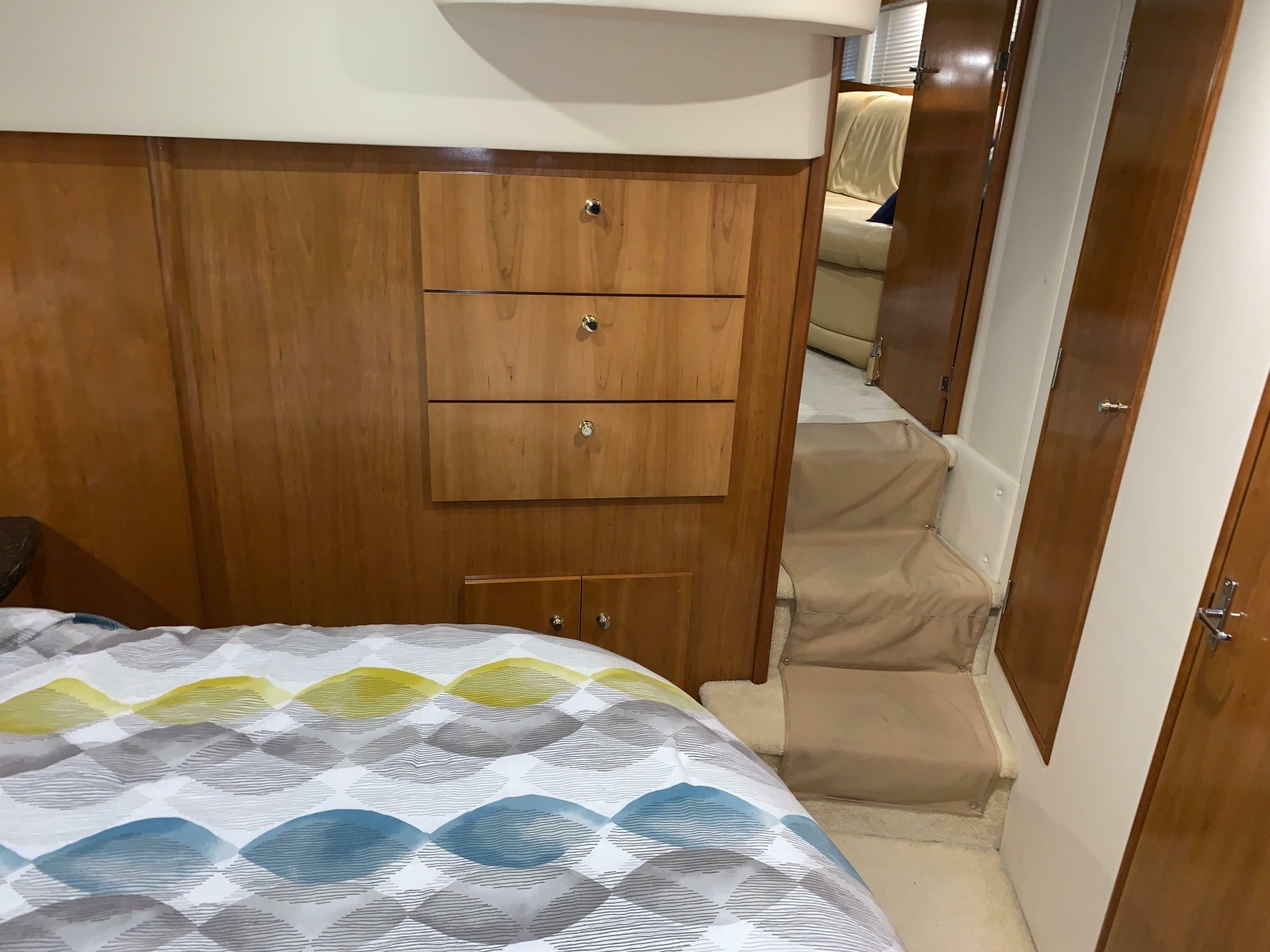 2001 Carver 396 Motor Yacht