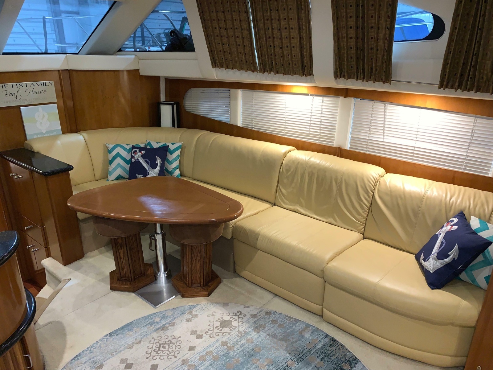 2001 Carver 396 Motor Yacht