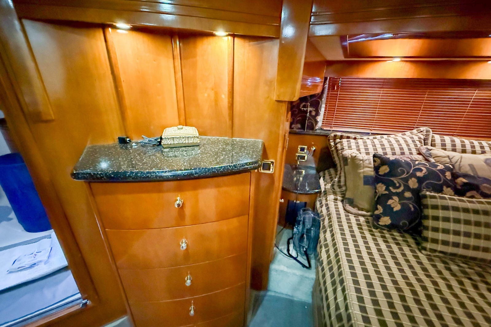 2001 Carver 570 Voyager Pilothouse