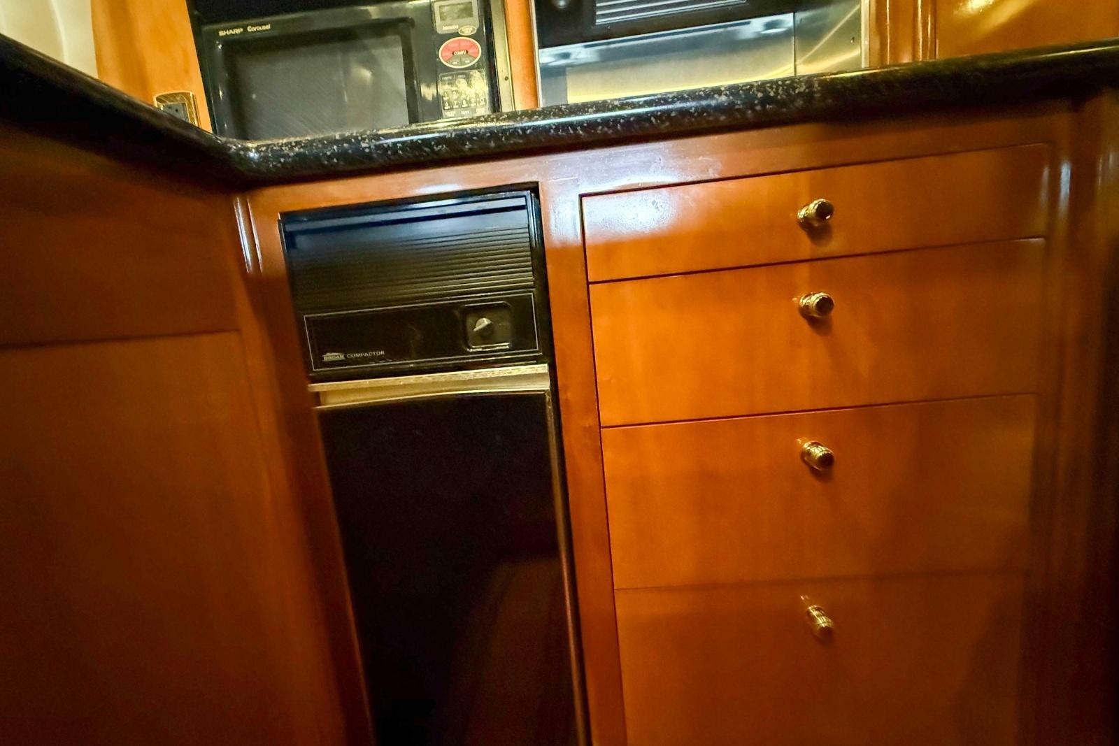 2001 Carver 570 Voyager Pilothouse