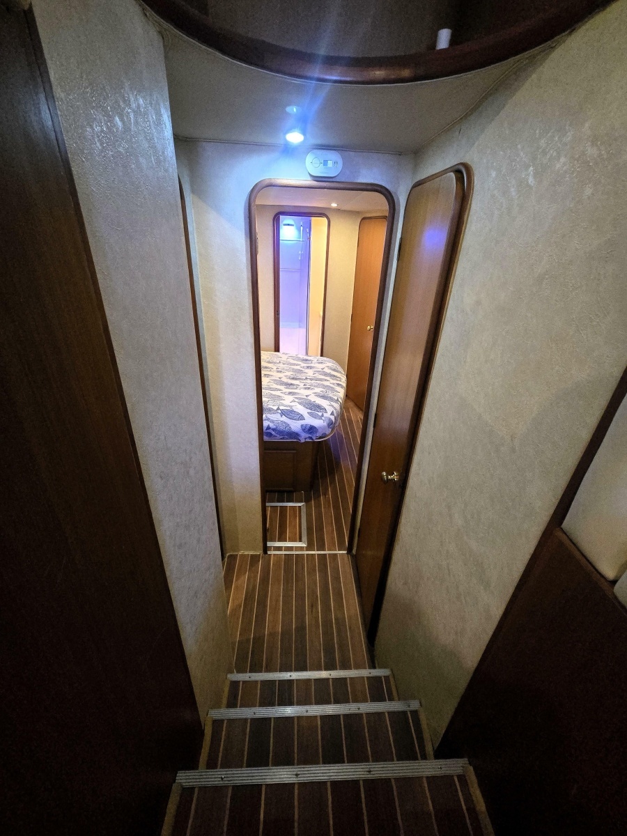 2001 Ocean Yachts 43 Super Sport