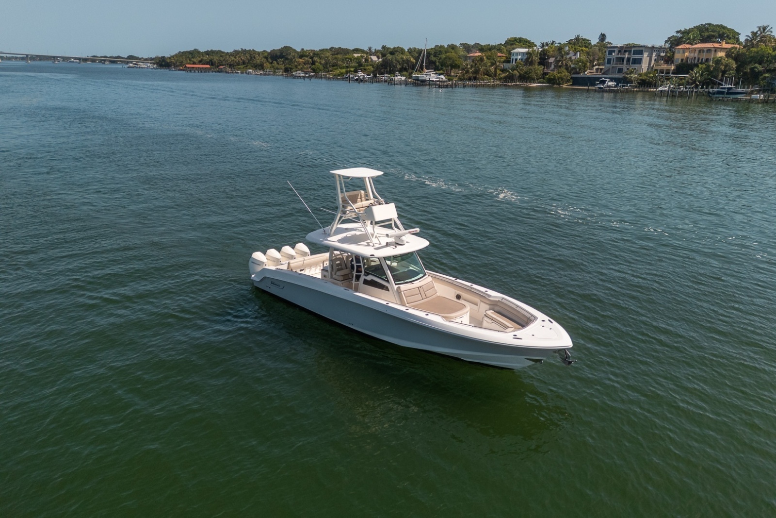 Boston Whaler 380 Outrage - Worth the Tiempo