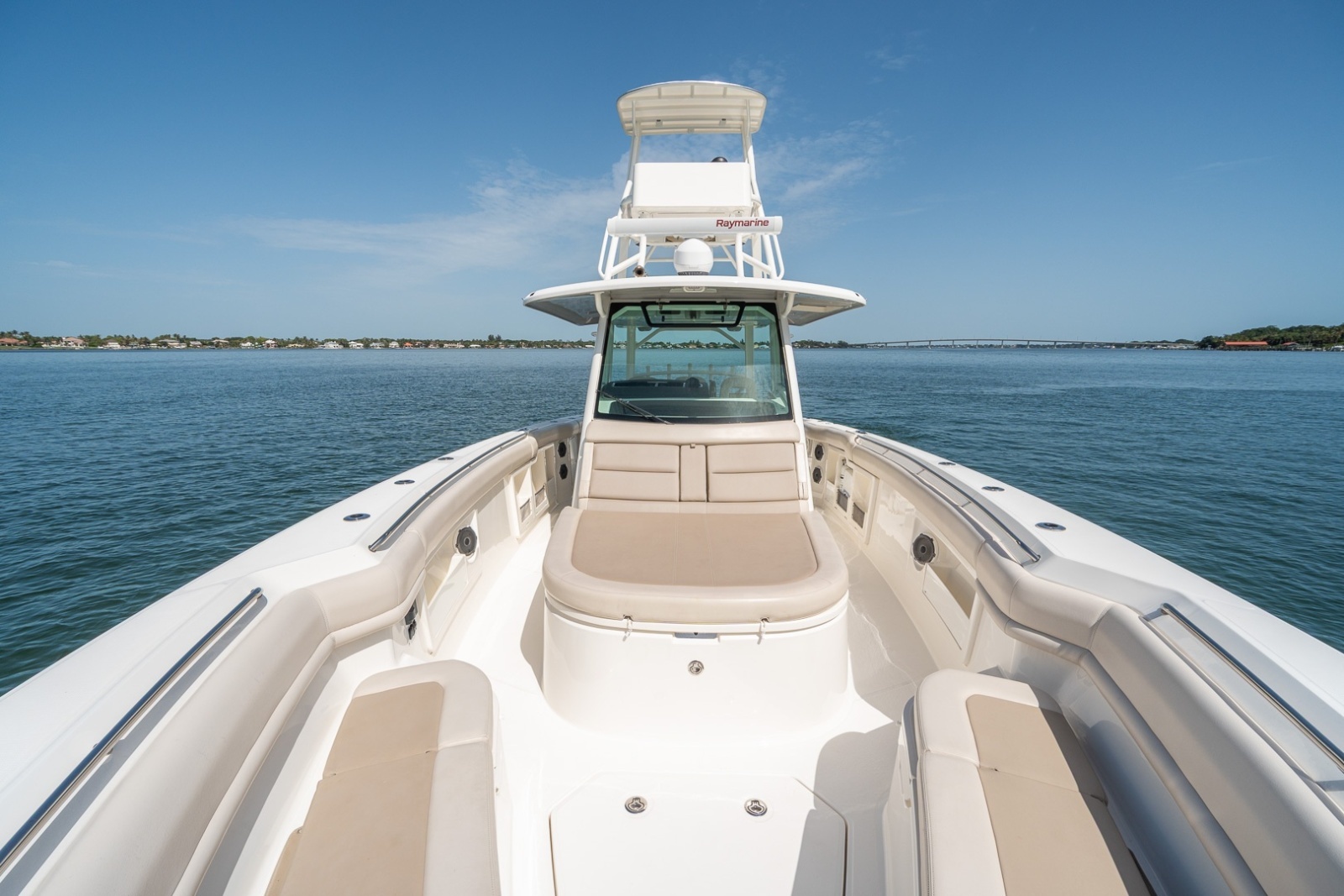 Boston Whaler 380 Outrage - Worth the Tiempo