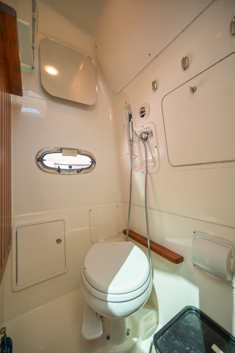 Boston Whaler 380 Outrage - Worth the Tiempo