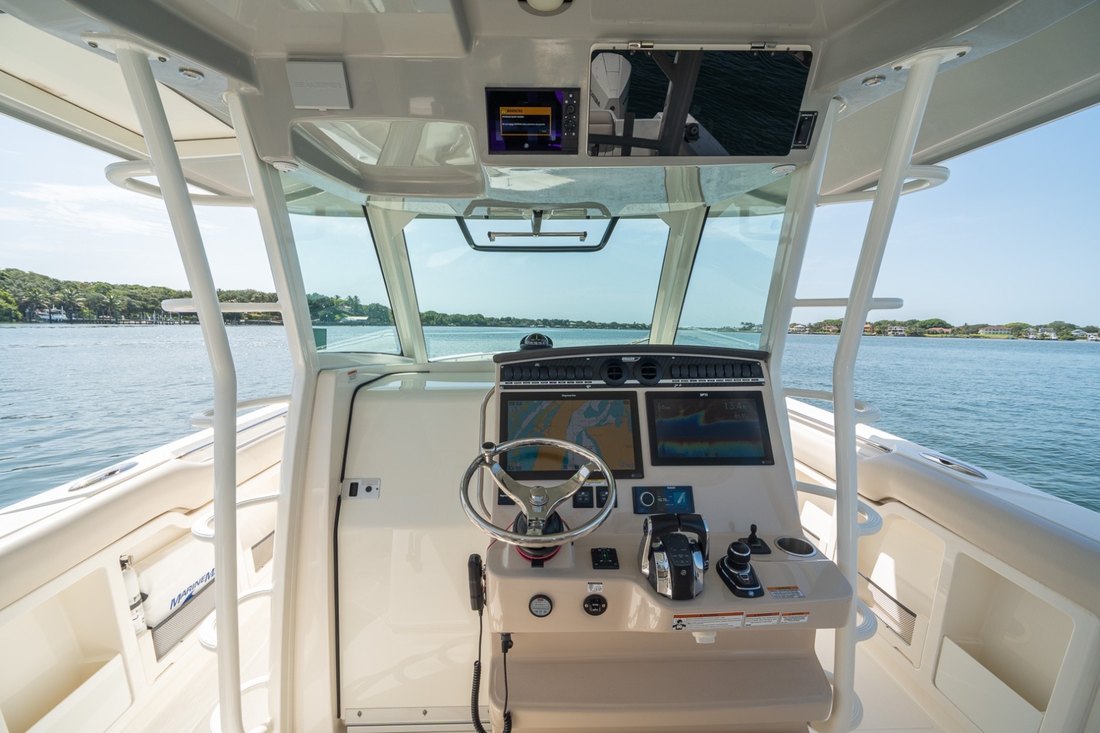 Boston Whaler 380 Outrage - Worth the Tiempo