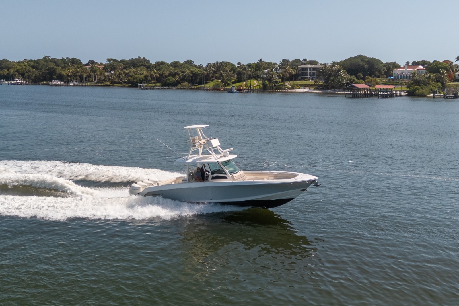 Boston Whaler 380 Outrage - Worth the Tiempo
