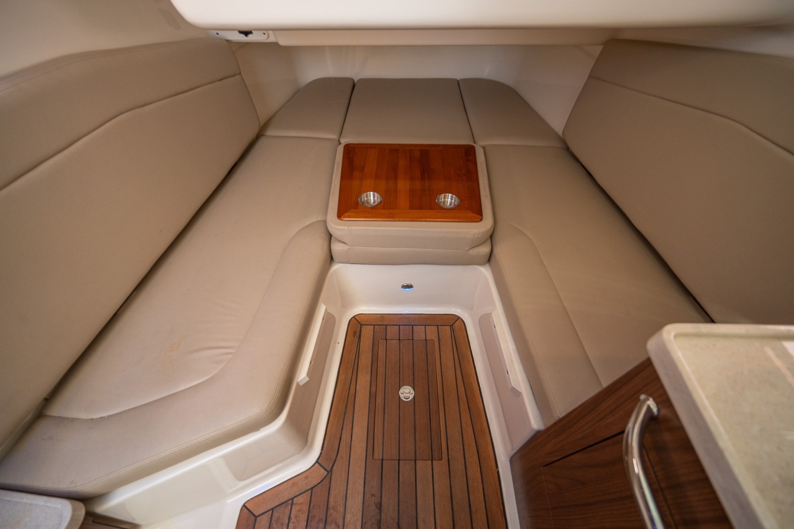 Boston Whaler 380 Outrage - Worth the Tiempo