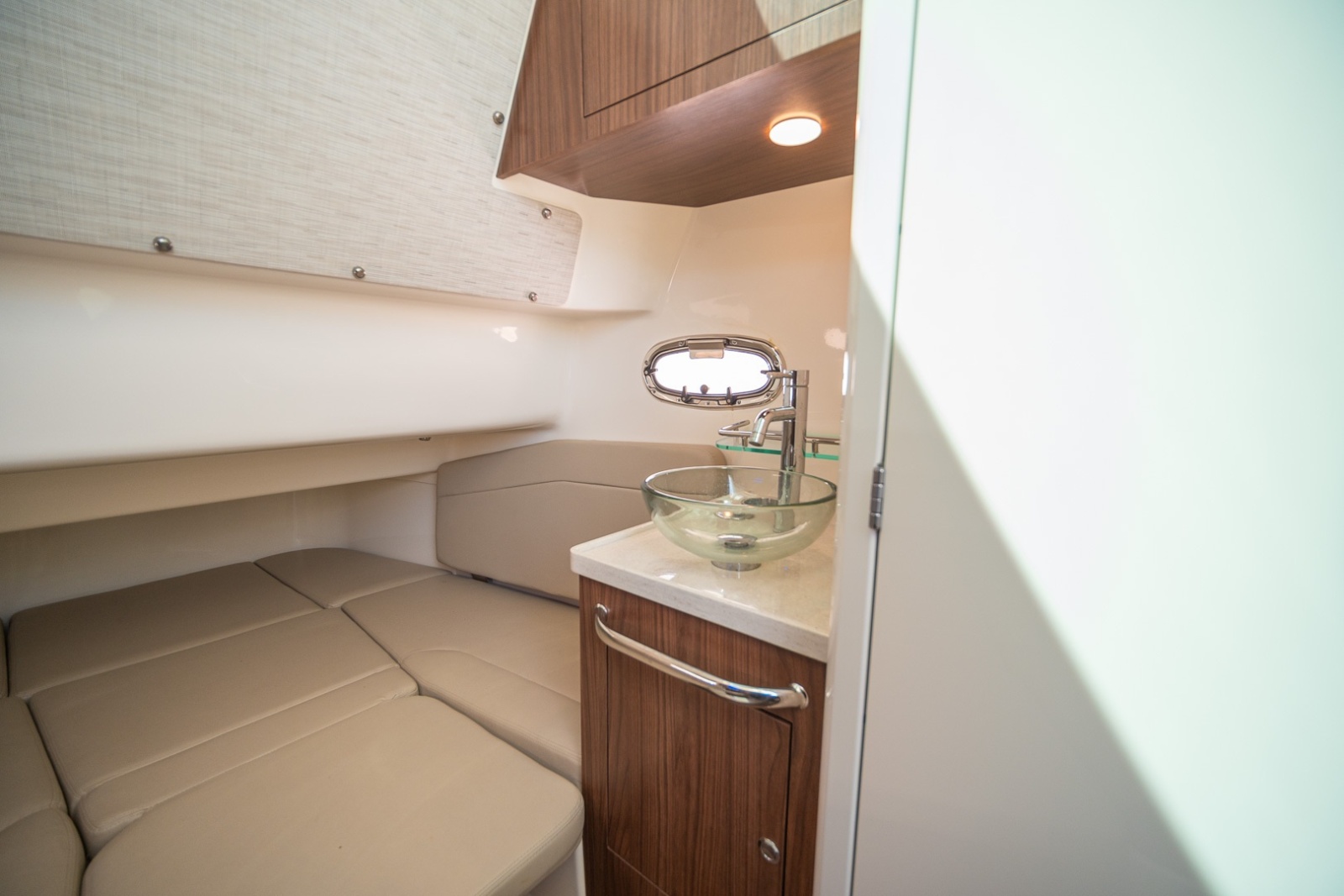 Boston Whaler 380 Outrage - Worth the Tiempo
