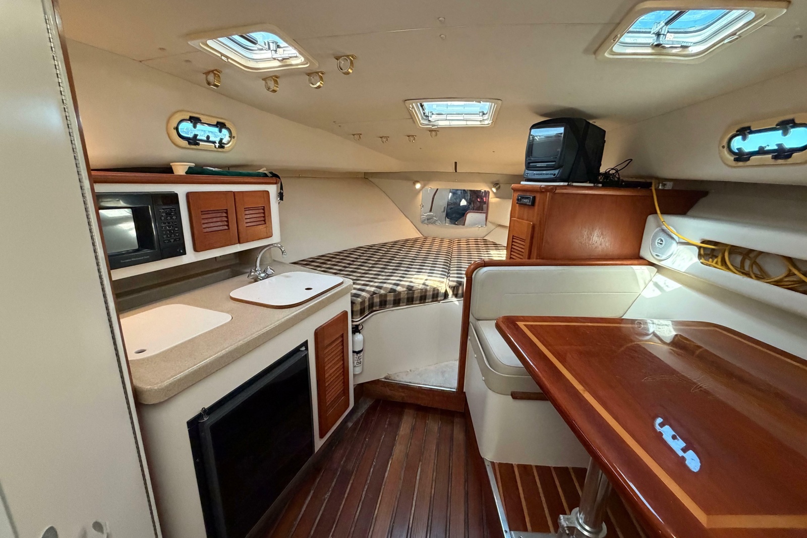 2001 Pursuit 3000 Express
