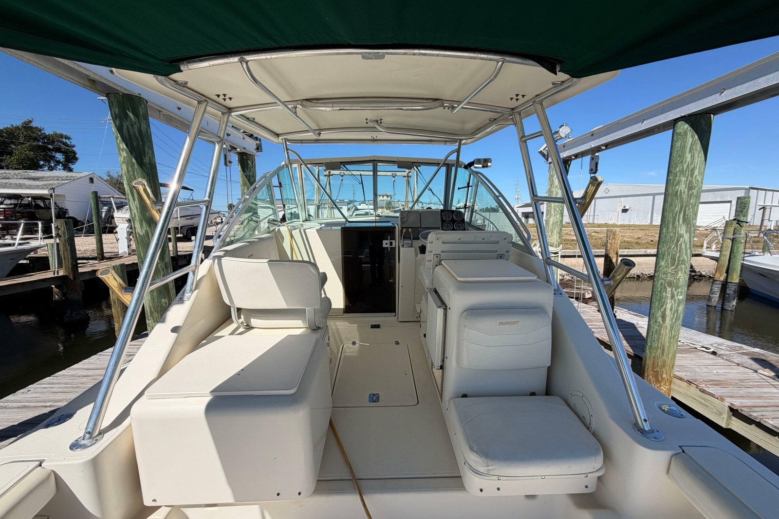 2001 Pursuit 3000 Express