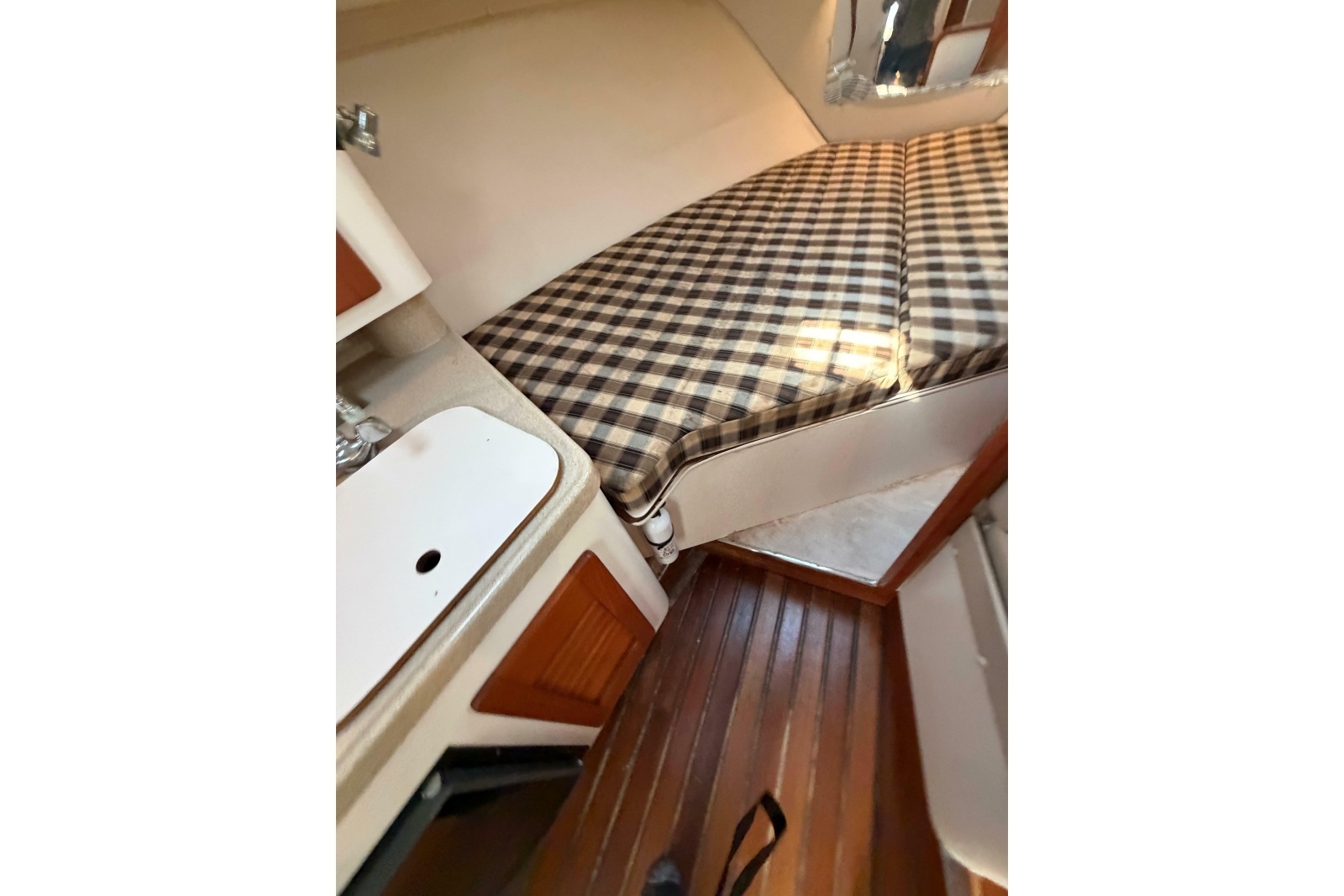 2001 Pursuit 3000 Express