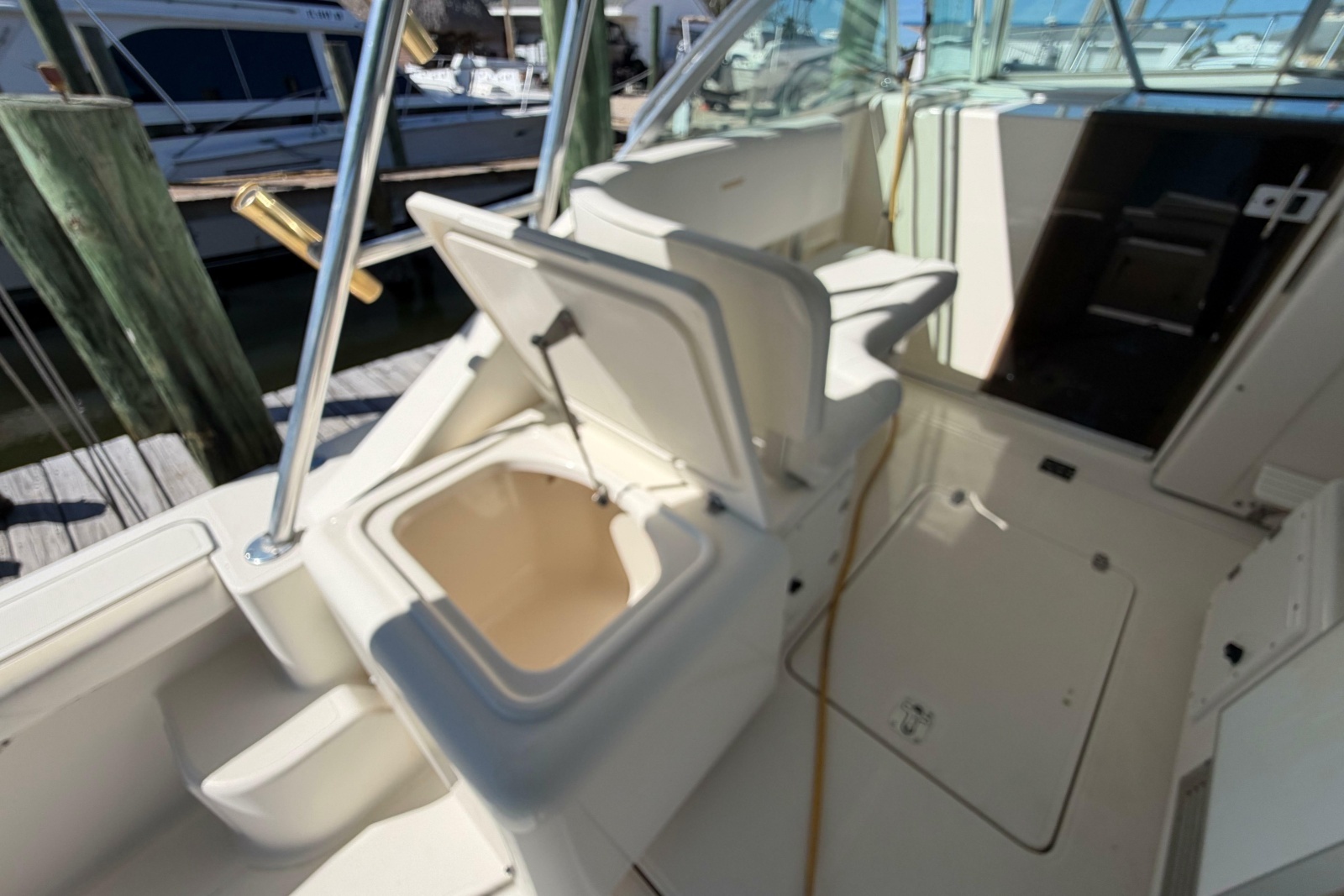 2001 Pursuit 3000 Express