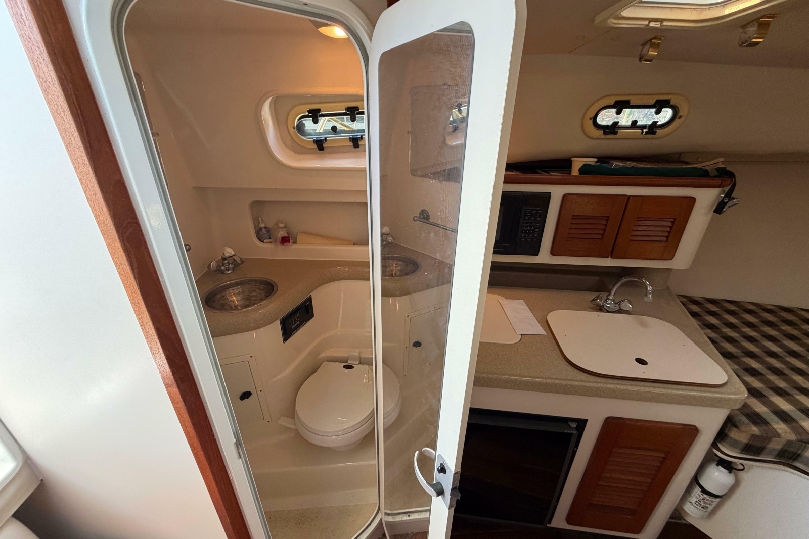 2001 Pursuit 3000 Express